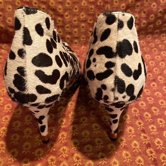 LNWT LINEA PAOLA PENROSE PUMP; STILETTO HEEL, BLACK and CREAM CALF HAiR. CLASSY! - Picture 8 of 12